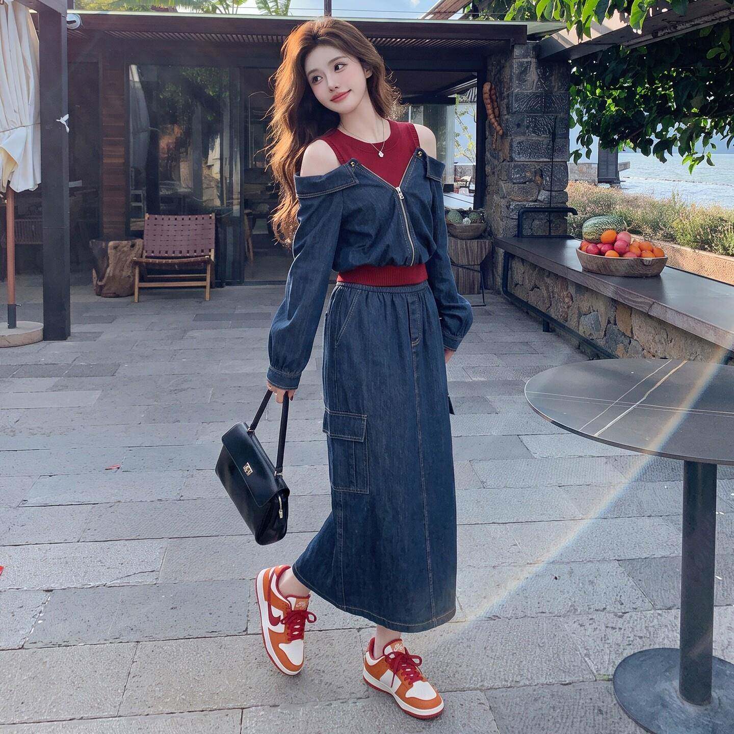 新品休闲牛仔套装裙女2026秋季新款设计感露肩假两件上衣半身裙两
