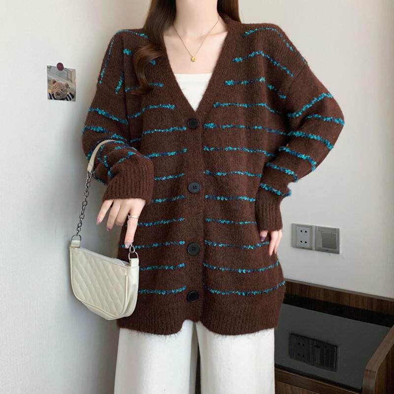 新品宽松慵懒V领条纹针织开衫外套大码女装胖mm中长款遮屁股欧货