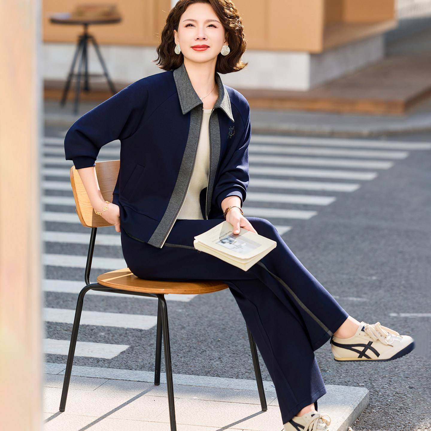 新品2026妈妈春装时尚运动服两件套装中老年女装外套新款休闲修身
