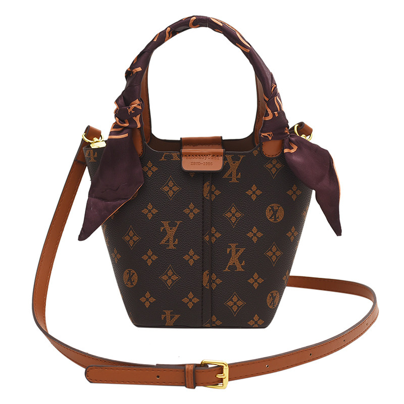 高级质感a气质手提包包女2023新款小众单肩水桶包斜挎菜篮子通勤,箱包皮具/热销女包/男包,水桶包,淘宝优惠券,粉丝福利购,淘宝优惠卷