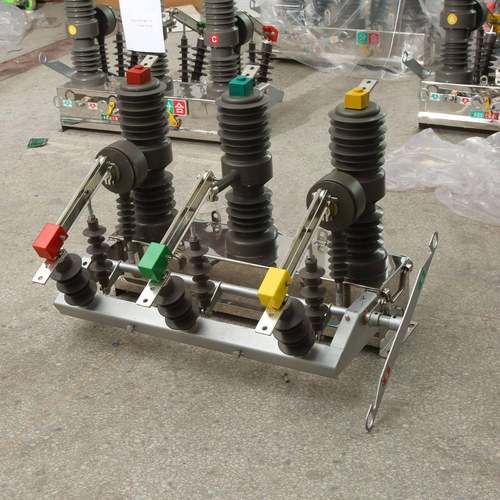 ZW32-12G/630A高压真空断路器10KV户外柱上手动带隔离刀闸开关