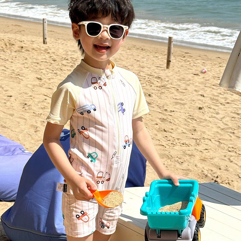 玉婴坊男童泳衣儿童游泳衣2025夏季新K款男孩连身泳装中小童套装