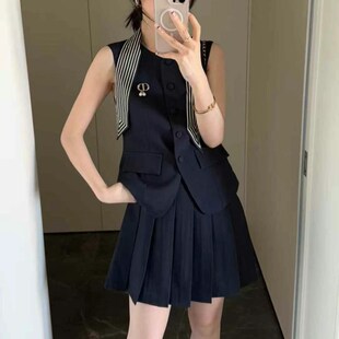 2025夏季新款简约百q搭韩版宽松休闲时尚V领无袖马甲+百褶裙套装
