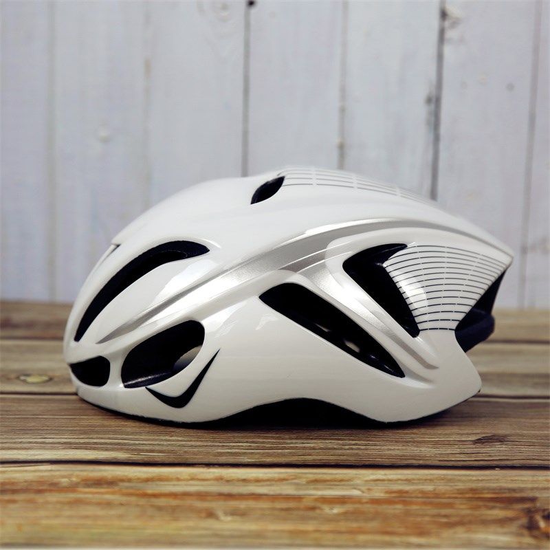 山地自行车气动头盔公路红牛破风超轻高档男女骑行安X全帽防护装