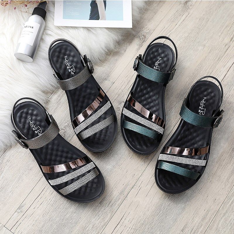 女士妈妈凉鞋夏季2024新款老人平底中年软底时尚中老年人舒适防滑