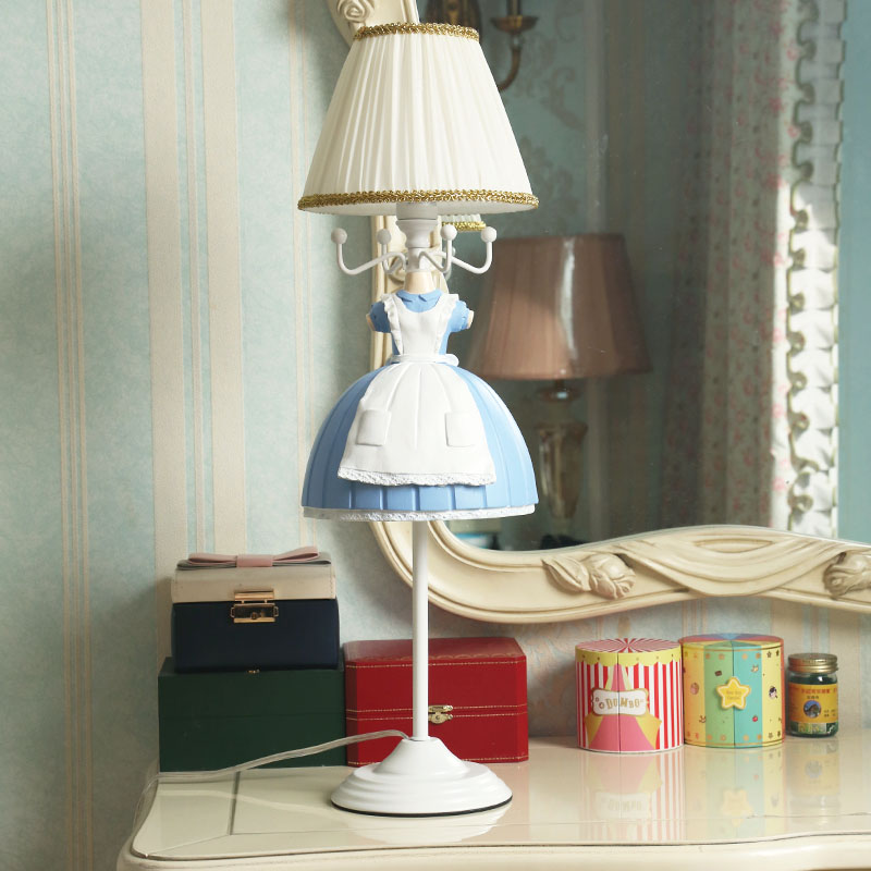 北欧女仆装饰台灯梳妆台床头灯儿童房灯女孩卧室创意摆设简约灯具