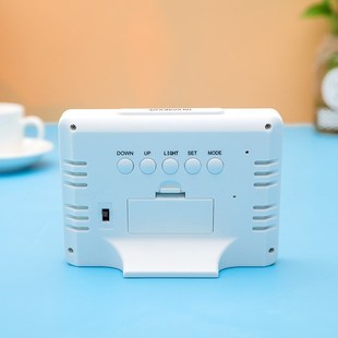 中文语音报时闹钟 LCD夜光学生懒人床头时钟七种闹钟音乐