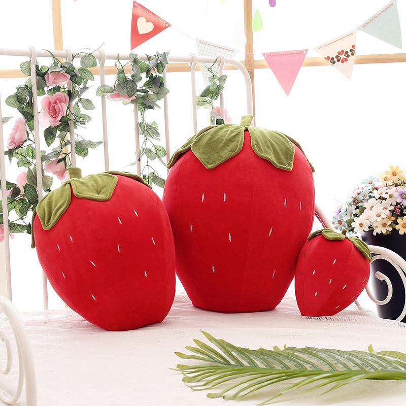 创意草莓毛绒玩具软体羽绒棉靠垫儿童抱枕水果毛绒公仔送女孩玩具