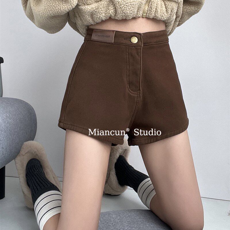 美拉德咖色加绒包臀牛仔短裤女秋冬新款高腰阔腿裤子外穿内搭靴裤