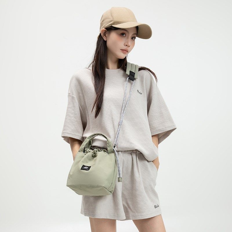 日韩抽绳轻便单肩女o包手提休闲个性多功能斜挎水桶包物品收纳小,箱包皮具/热销女包/男包,水桶包,淘宝优惠券,粉丝福利购,淘宝优惠卷