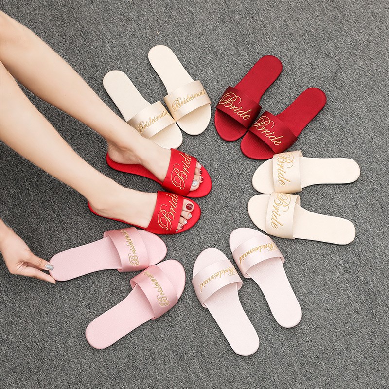 刺绣结婚伴娘拖鞋女新婚绸缎红拖鞋婚礼新娘F晨袍Bride Slippers