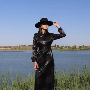 蒙古袍男蒙古袍女新款情侣男女款缎面拍照演出日常传统Y蒙古袍服