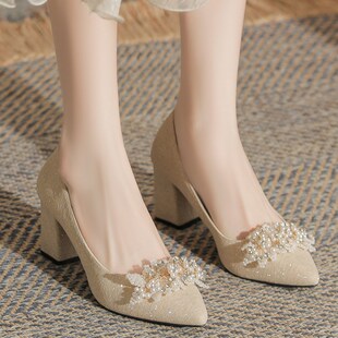 粗跟婚礼高跟鞋爆闪婚宴鞋水晶花朵2024新款单鞋女大码Z婚鞋脚胖