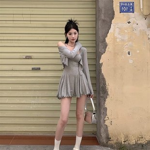 小个子灰色吊带美式复古连衣裙夏季设计感小众纯欲风辣妹短裙套装