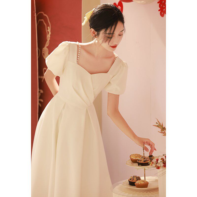 白色礼服日常可穿领证登记小白裙缎面高级感敬酒服回门订婚连衣裙