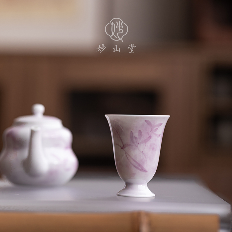 手绘暮紫兰心陶瓷闻香杯高颜值女士品H茗杯高脚杯个人专用主人杯