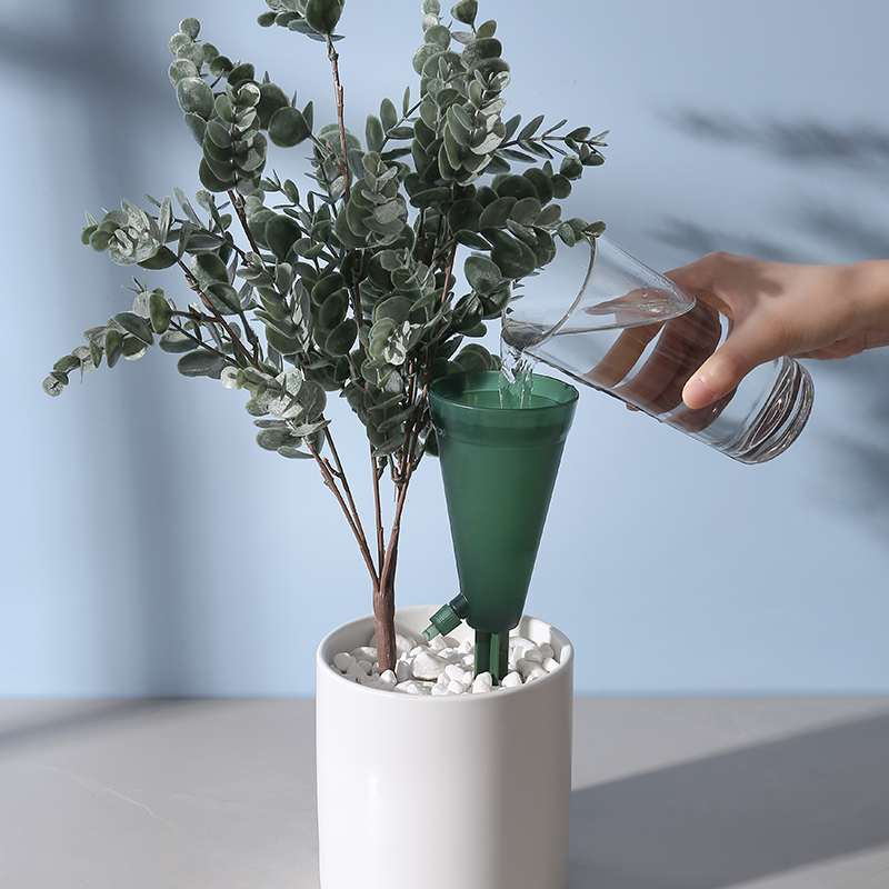 漏斗浇花神器自动浇水器家用滴灌浇花器滴水器懒人花盆定时渗水器