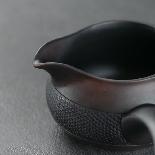 紫陶侧把公道杯跳刀工艺防烫分茶杯陶瓷茶具家用匀杯茶海公平杯