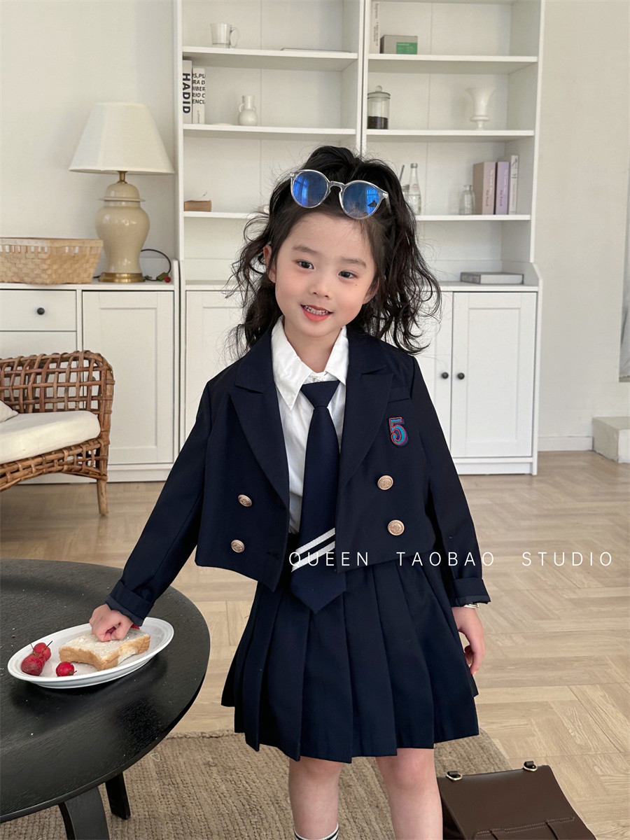 演出韩版2024春季新品女童学院风西装套装宝宝洋气外套裙裤三件套