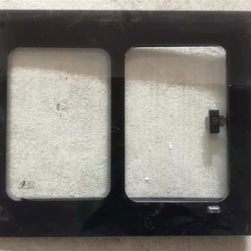 三轮电动车玻璃配件半封闭电动车钢化玻璃侧门玻璃推拉一体门玻璃