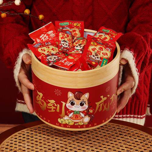2026马年新年抱抱桶礼品盒饼干坚果年货特产糕点礼盒国风蒸笼包装