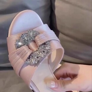 绝美水钻扣平底一字拖鞋女夏2025新款外穿露趾法式气Y质小凉拖半