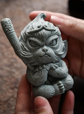 可爱卡通生气小猴子创意茶宠小摆件孙悟空齐天大圣茶桌茶台装饰品