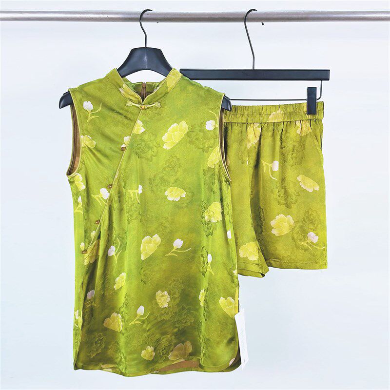 7139新中式国风防晒套装女高级感刺绣盘扣无袖上衣阔腿短裤两件套