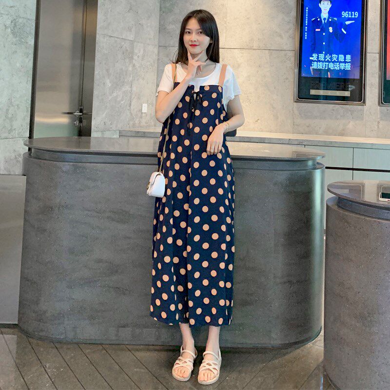 孕妇时尚套装2025新款个性纯棉打底上衣潮妈外出洋气背带裤两件套