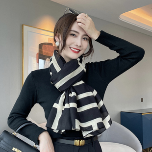 围巾女新款2023冬季棉麻黑白条纹丝巾高级感百搭披肩围脖两用薄款