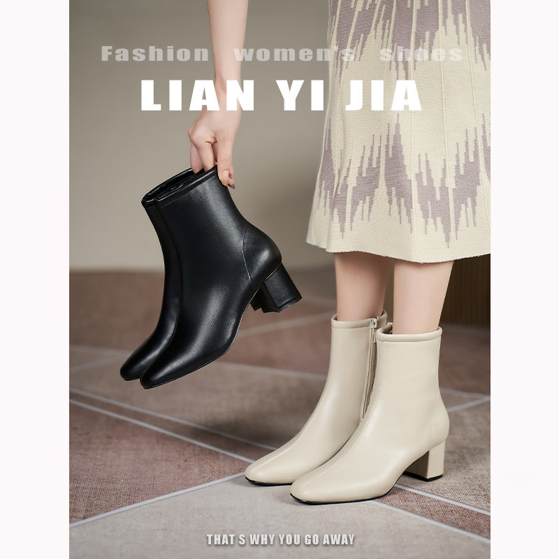 高跟鞋女秋冬款粗跟大尺码41一43加宽加肥2023新款流行短靴纯色单