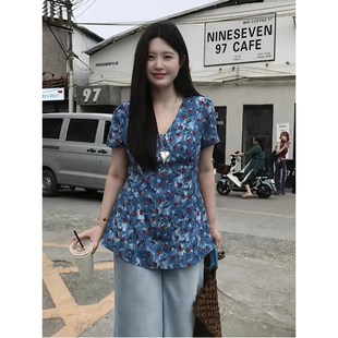 衬衣女夏季 复古碎花v领短袖 掐腰遮肉显瘦减龄上衣 胖妹妹法式 大码