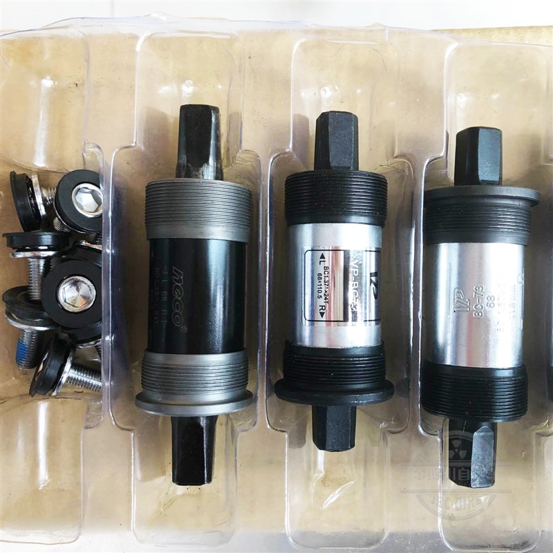 自行车配件 山地车方孔密封中轴 68五通 113 118 120 122  127