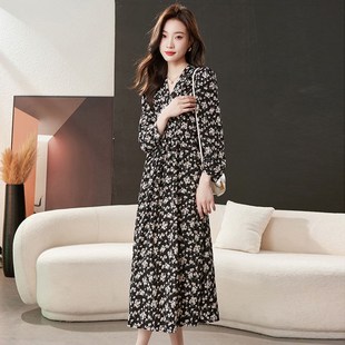 法式复古时尚碎花连衣裙女2023秋季新款气质收腰显瘦长袖黑色长裙