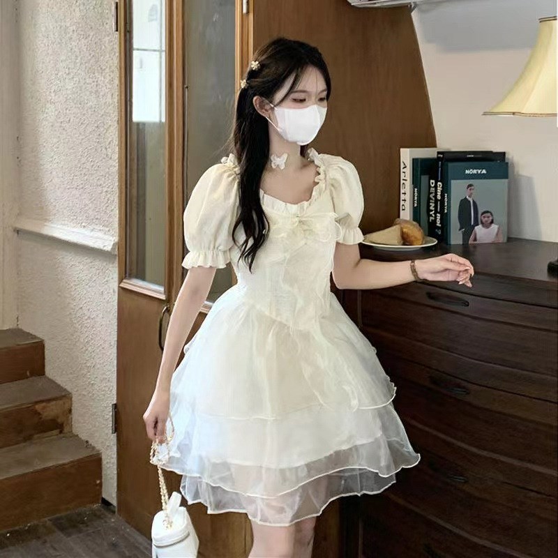 设计感仙女木耳边方领连衣裙女2025夏季公主风收腰蓬蓬蛋糕裙子潮