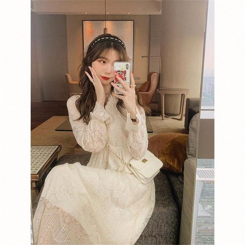 2024春季新款法式V领收腰显瘦裙子蕾丝镂空中长裙长袖连衣裙女装