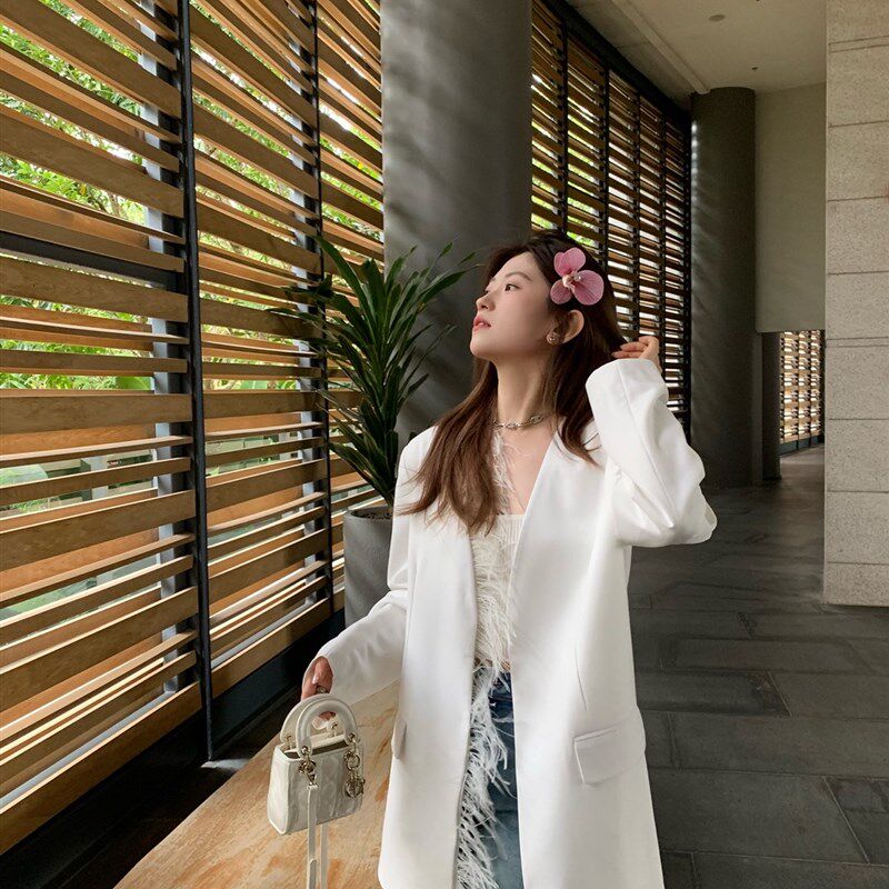 白色鸵鸟毛西服宽松显瘦时髦气质休闲垫肩黑色西装外套上衣女