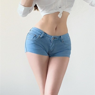 丰臀显胯!低腰浅蓝牛仔超短裤女修身蜜桃臀薄春夏辣妹水洗牛仔裤