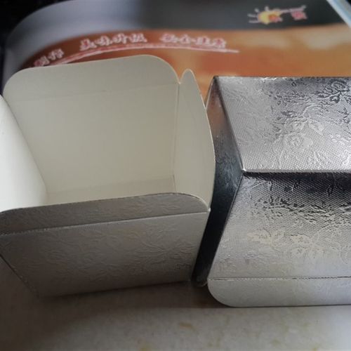压花银色蛋糕纸杯 机制方形一次性耐高温蛋糕纸杯 烘焙工具