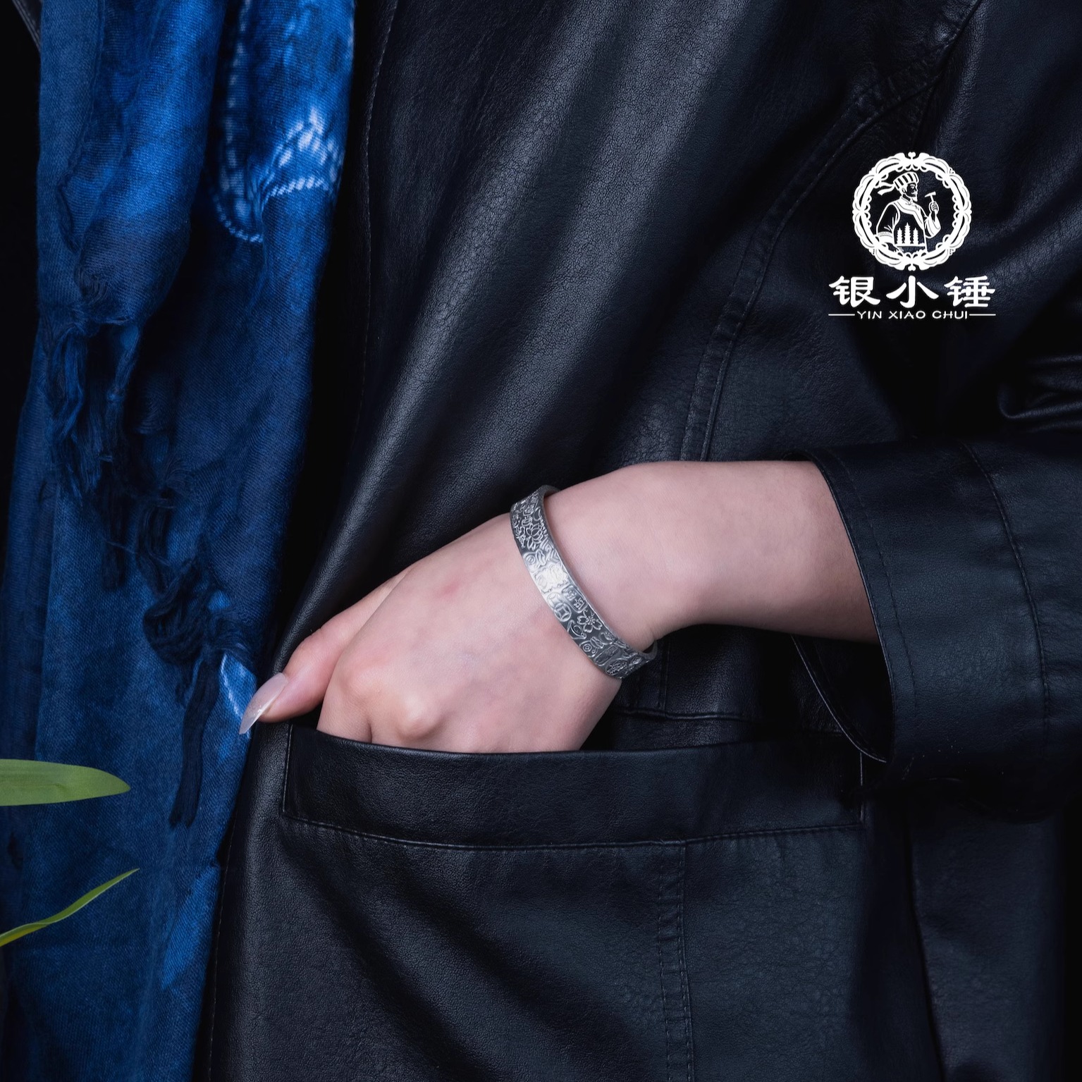 吉言宽面锤纹边古法999足银手镯