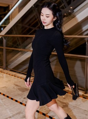 MOONA法式小黑裙高弹针织长袖连衣裙女春修身气质黑色内搭打底裙