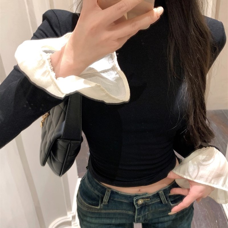 半高领喇叭袖拼接T恤女秋冬黑色紧身短款磨毛打底衫长袖内搭上衣