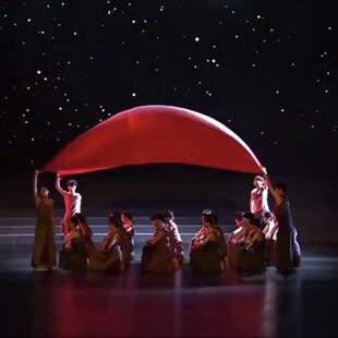 我心中的红现代舞蹈服成人舞台装歌颂祖国学生群舞演出服装定制