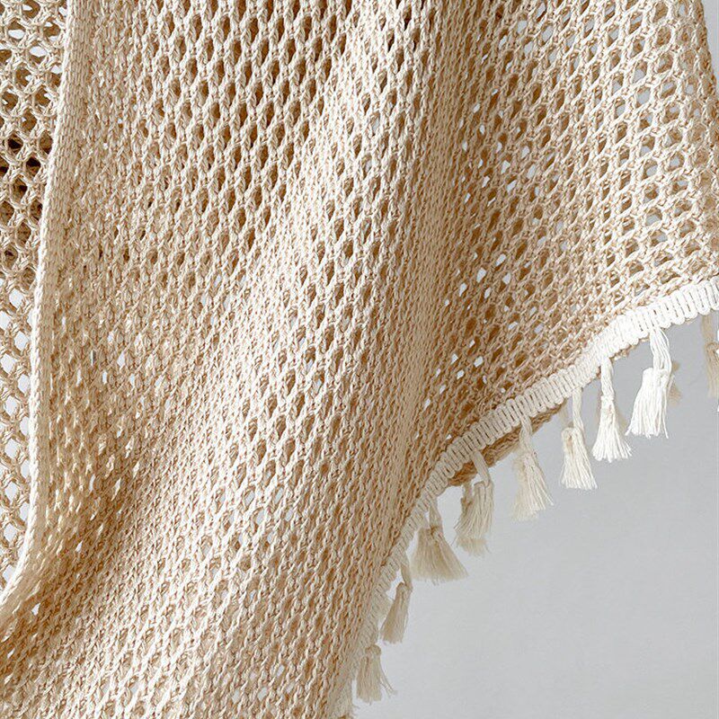 波西米亚纯色旅游秋夏百搭流苏披肩女高贵美旗袍外搭镂空针织披风