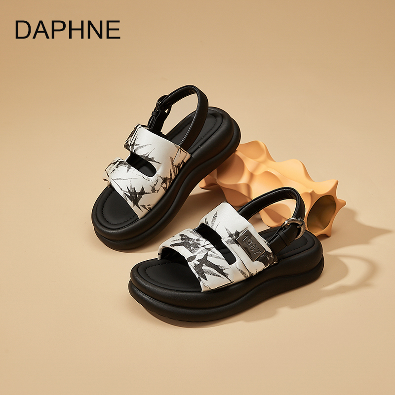 达芙妮2025年夏季新款国风软底凉鞋舒适时尚休闲百搭外穿厚底女鞋