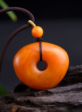 天然老蜜蜡平安扣吊坠俄料原石密蜡民族风项链毛衣链琥珀男女配饰