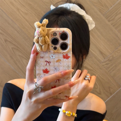 秋日枫叶毛绒兔兔新款适用苹果17Pro手机壳iPhone16max12小米15华为mate80pura70k60reno14荣耀400x100一加13