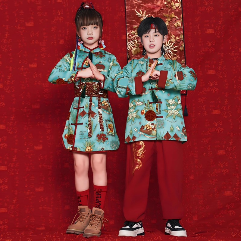 中国风儿童演出服女童旗袍敬酒服男童国潮唐装幼儿园新年表演服