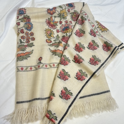 QR认证手纺线  复古小花佩斯利白绒卧莫尔 手工羊绒披肩围巾