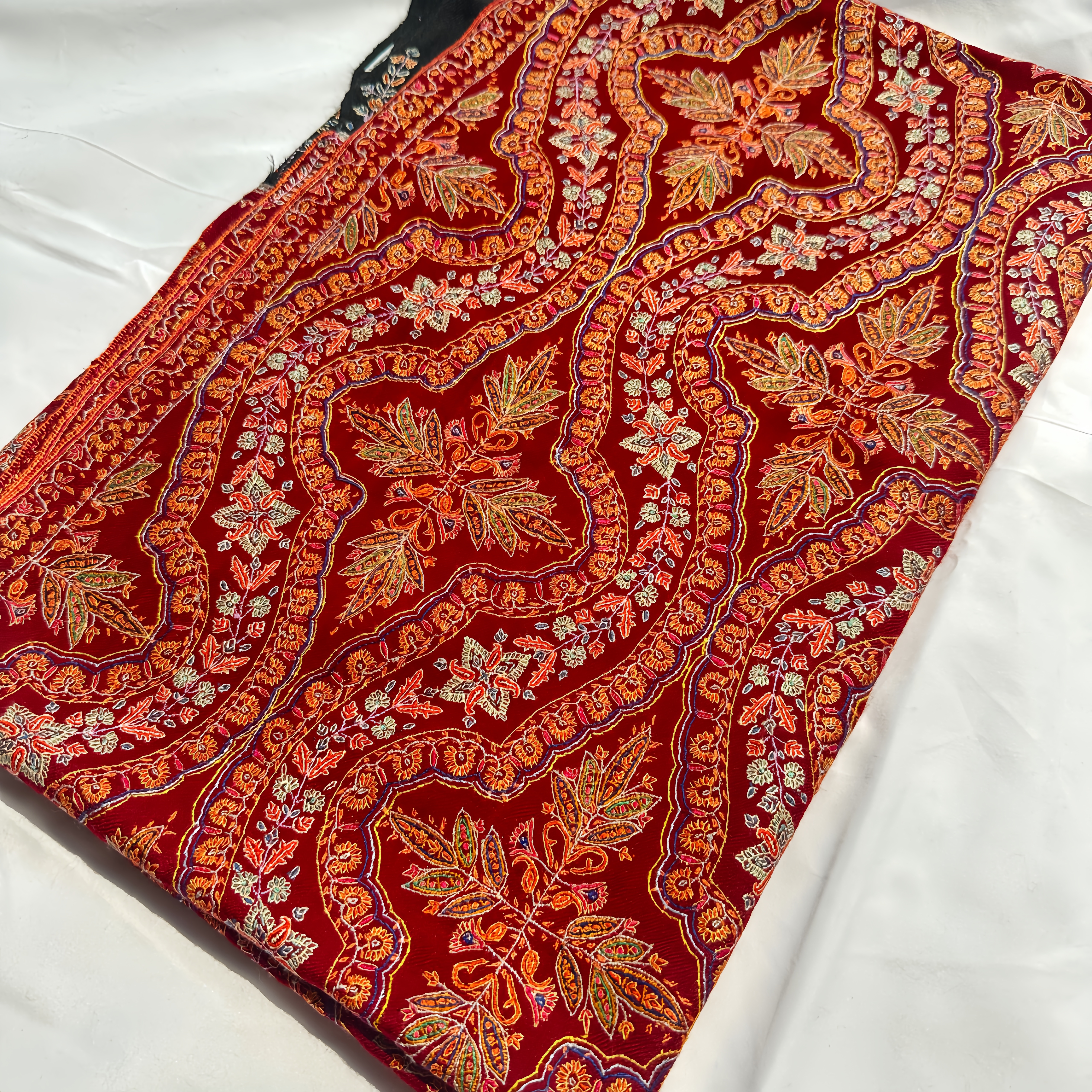 QR认证 酒红色双色拼接克什米尔手工羊绒披肩围巾